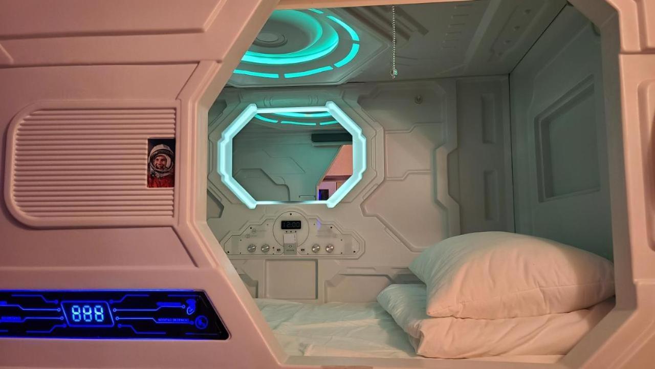 Hostel Aria Capsule Chişinǎu Buitenkant foto