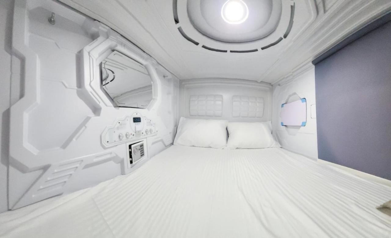 Hostel Aria Capsule Chişinǎu Buitenkant foto